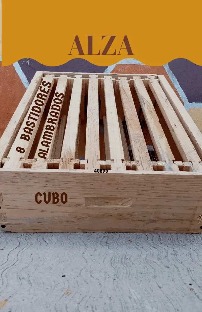 Medium honey super box for beehive